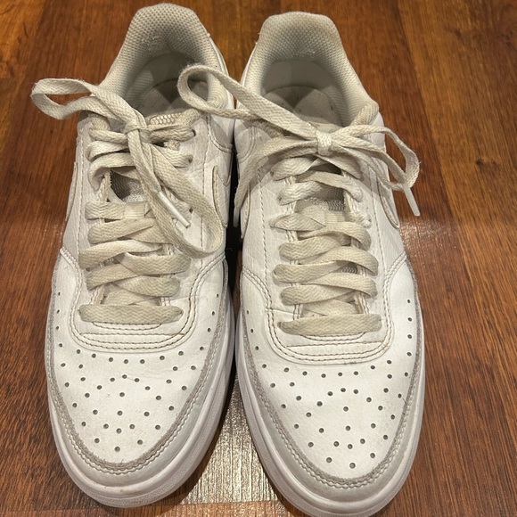 Nike Womens Court Vision Low Triple White Lace Up Shoes Sneakers Size 7 - Picture 4 of 8